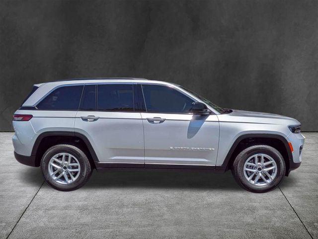 2026 Jeep Grand Cherokee GRAND CHEROKEE LAREDO X 4X4