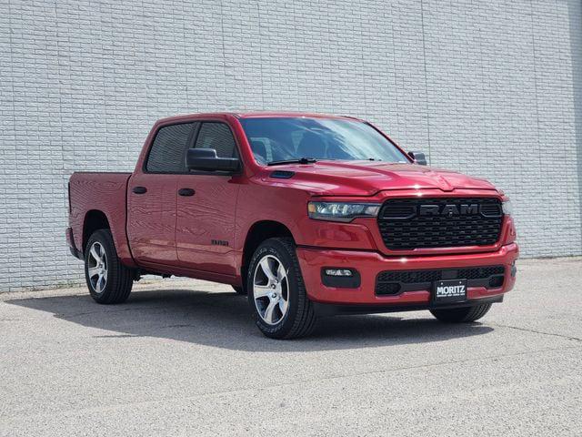 2026 RAM Ram 1500 RAM 1500 EXPRESS CREW CAB 4X2 57 BOX