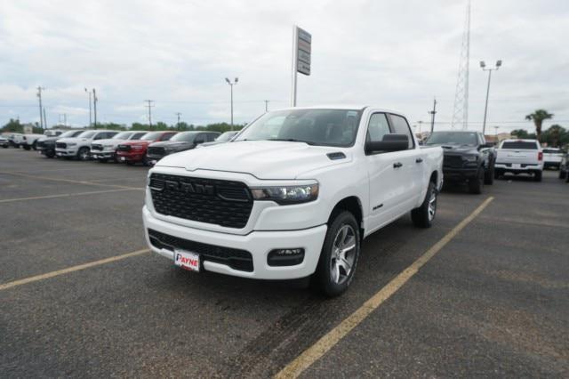 2026 RAM Ram 1500 RAM 1500 EXPRESS CREW CAB 4X2 57 BOX