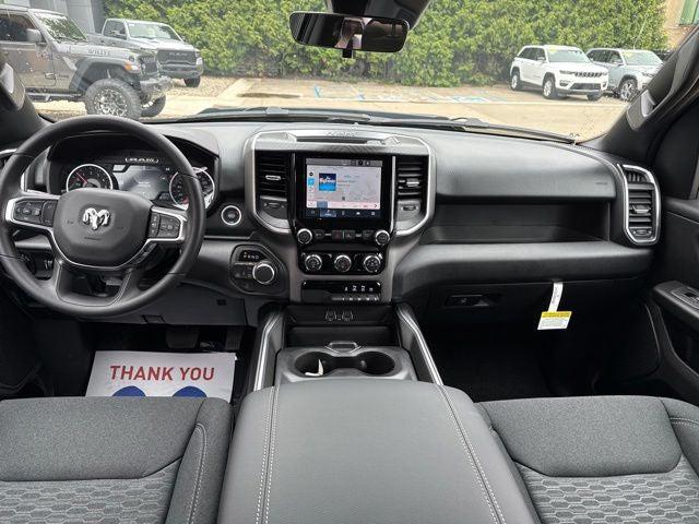 2026 Ram 1500 Express Crew Cab 4x4 5'7" Box