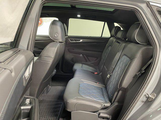 2026 Volkswagen Atlas Cross Sport SEL Premium R-Line