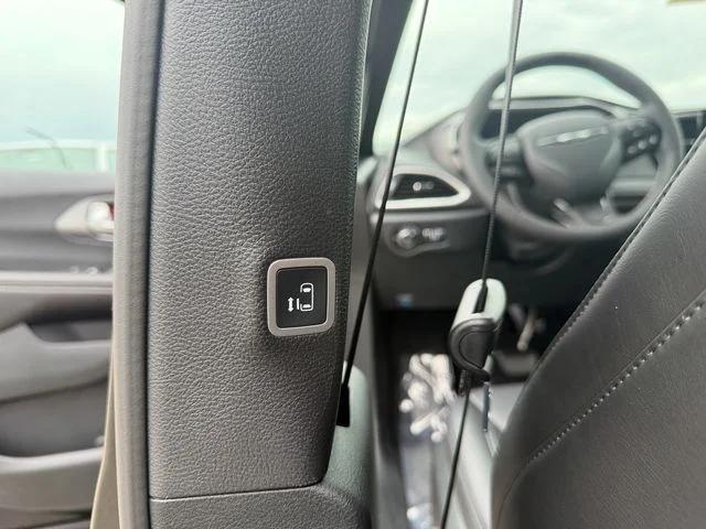 2026 Chrysler Pacifica Select AWD