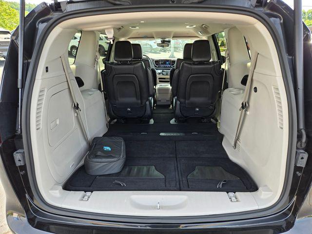 2023 Chrysler Pacifica Hybrid Touring L