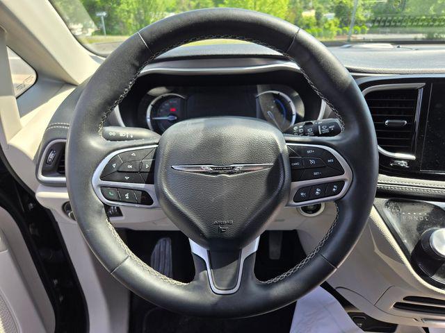 2023 Chrysler Pacifica Hybrid Touring L
