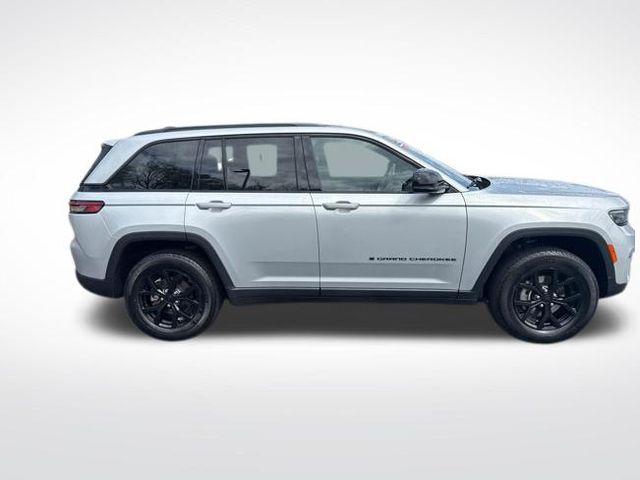 2025 Jeep Grand Cherokee Altitude 4x4
