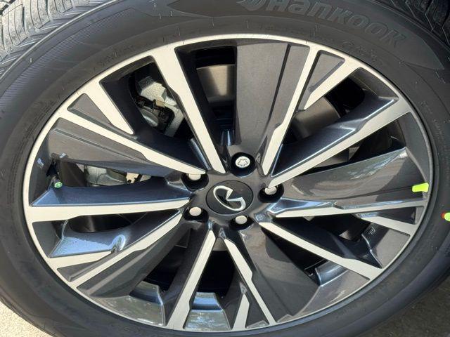 2026 INFINITI QX60 LUXE AWD