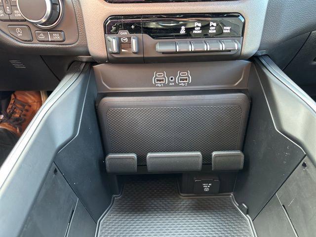 2026 Ram 1500 Lone Star Crew Cab 4x4 5'7" Box