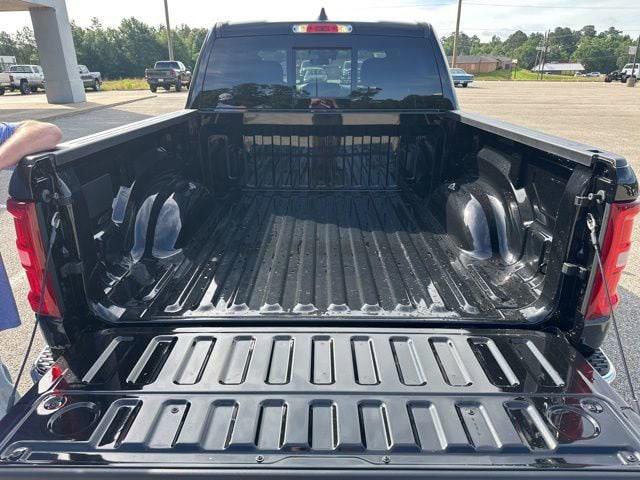 2026 Ram 1500 Lone Star Crew Cab 4x4 5'7" Box