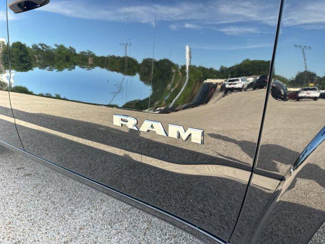 2026 Ram 1500 Lone Star Crew Cab 4x4 5'7" Box