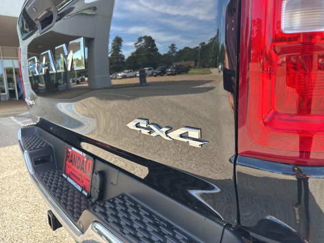 2026 Ram 1500 Lone Star Crew Cab 4x4 5'7" Box