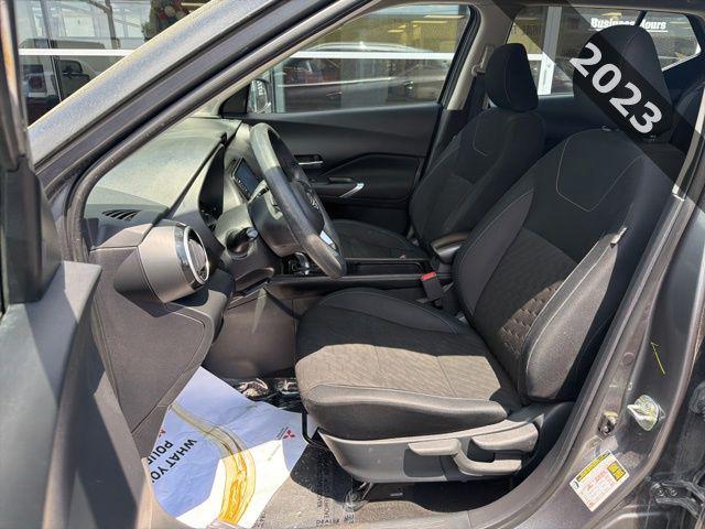 2023 Nissan Kicks SV Xtronic CVT