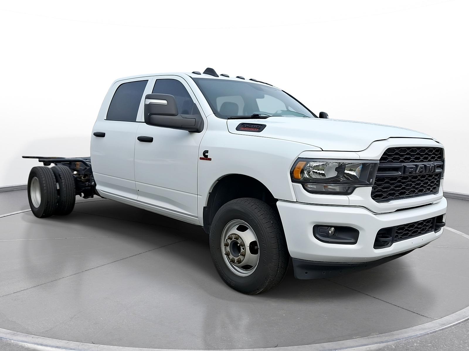 Bright White Clearcoat 2023 RAM 3500 Chassis Tradesman Crew Cab LB DRW 4WD Pickup Truck Four-Wheel Drive Automatic