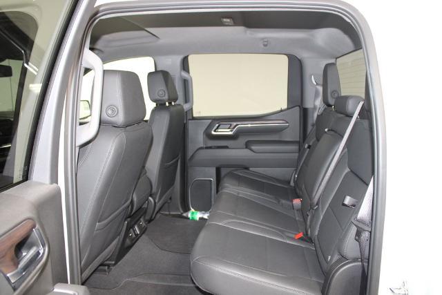 2025 GMC Sierra 1500 4WD Crew Cab Short Box SLT