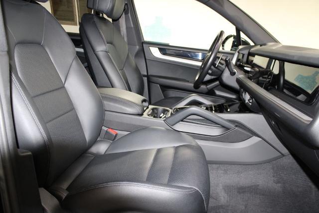 2024 Porsche Cayenne Base