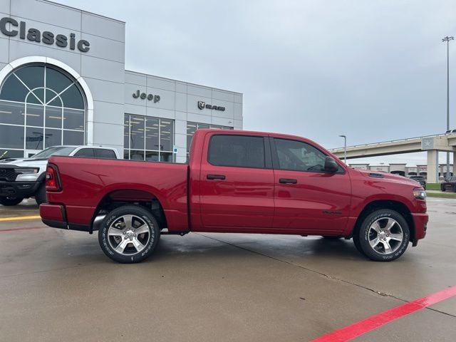 2026 Ram 1500 Express Crew Cab 4x2 5'7" Box