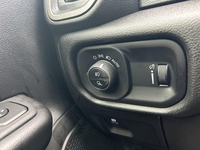 2026 Ram 1500 Express Crew Cab 4x2 5'7" Box