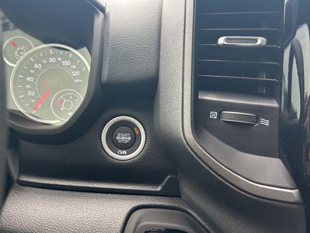 2026 Ram 1500 Express Crew Cab 4x2 5'7" Box