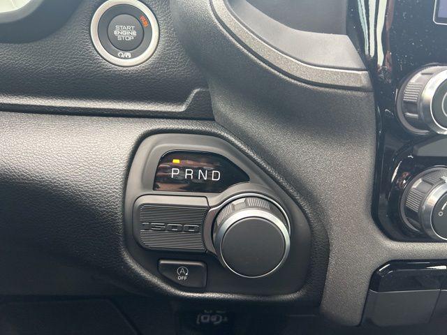 2026 Ram 1500 Express Crew Cab 4x2 5'7" Box
