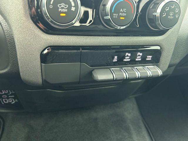 2026 Ram 1500 Express Crew Cab 4x2 5'7" Box