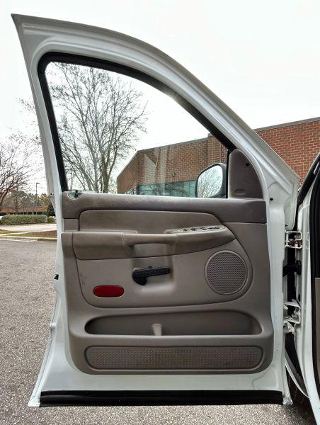 2004 Dodge Ram 3500 SLT/Laramie