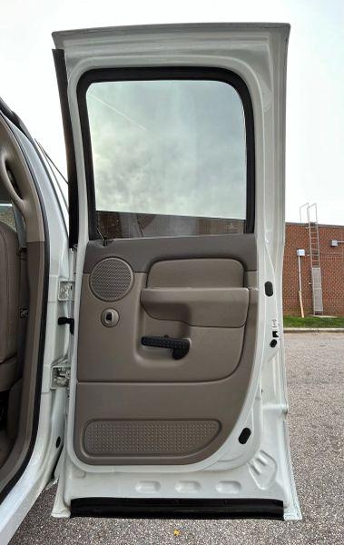 2004 Dodge Ram 3500 SLT/Laramie