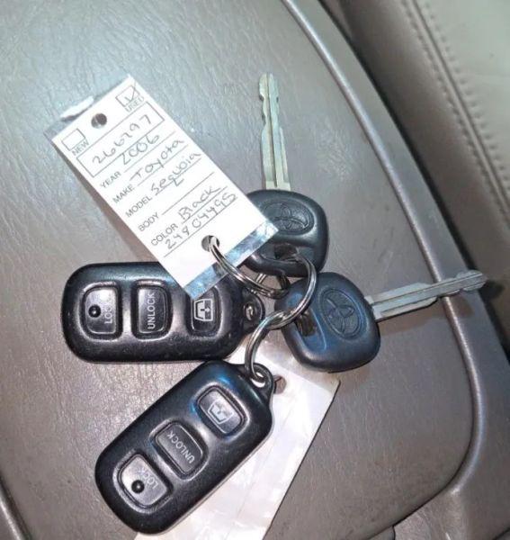 2006 Toyota Sequoia Limited V8