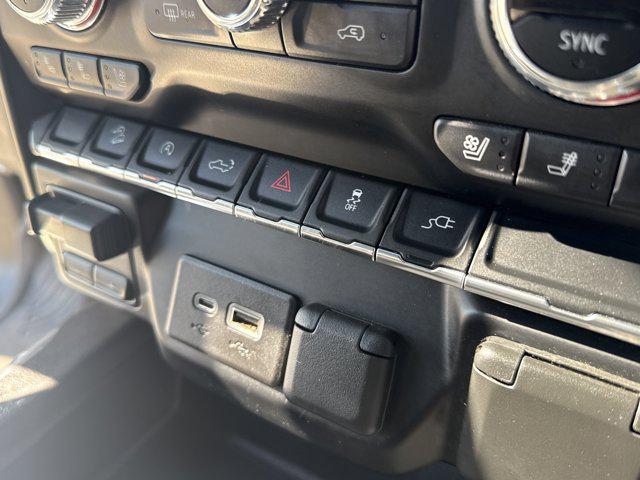 2021 GMC Sierra 1500 4WD Crew Cab Short Box SLT