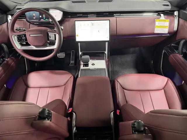 2026 Land Rover Range Rover P550e SE