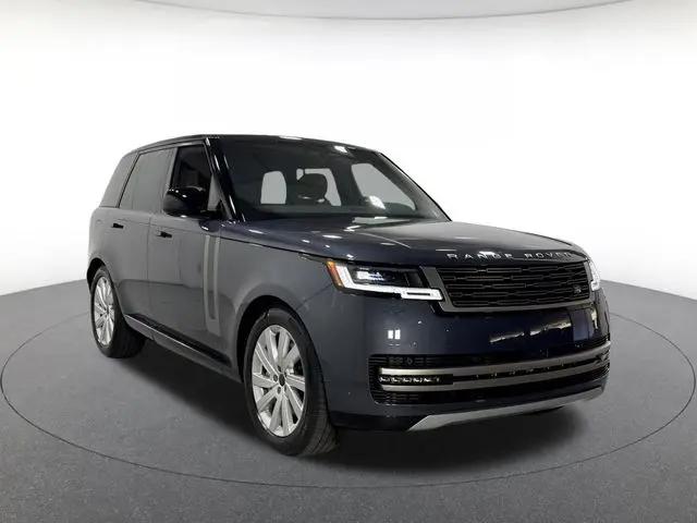 2026 Land Rover Range Rover P550e SE