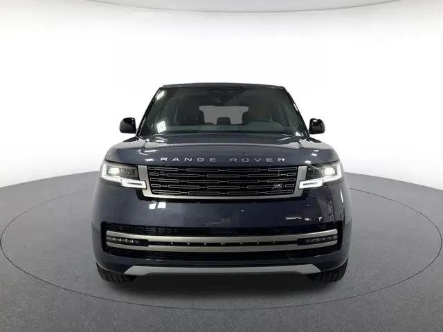 2026 Land Rover Range Rover P550e SE