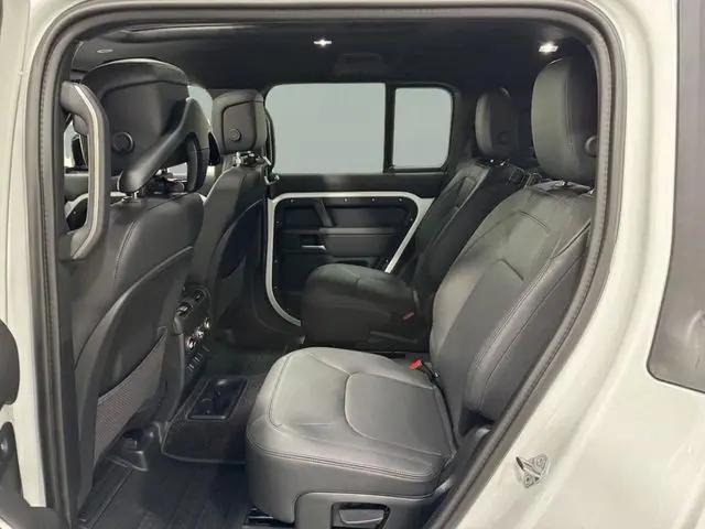 2026 Land Rover Defender P400 X-Dynamic SE