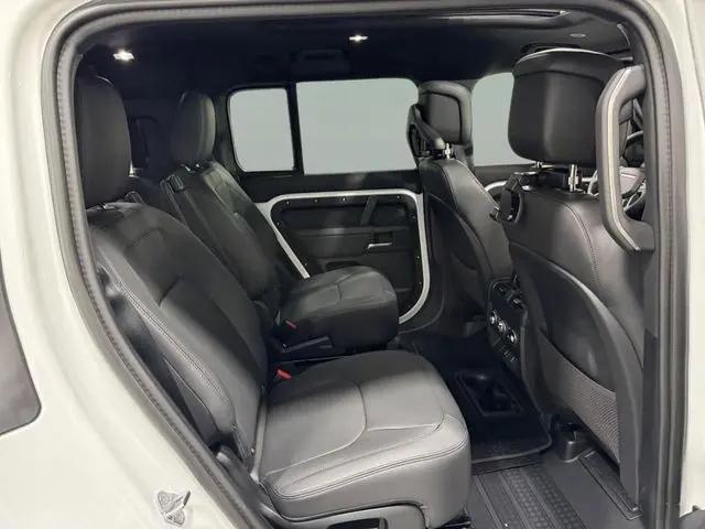 2026 Land Rover Defender P400 X-Dynamic SE