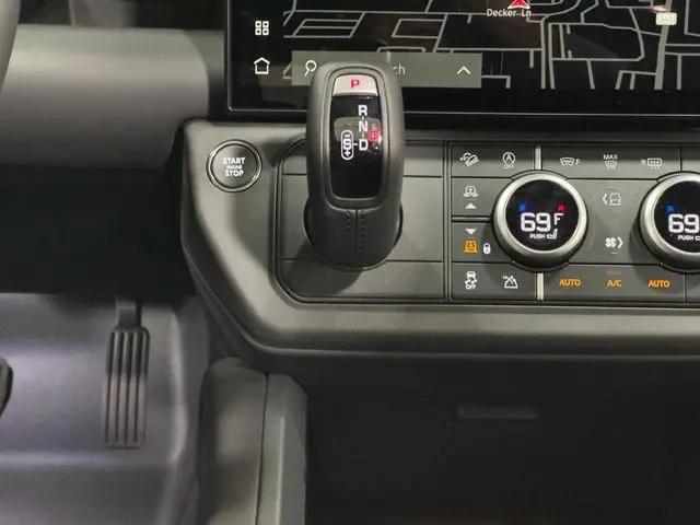 2026 Land Rover Defender P400 X-Dynamic SE