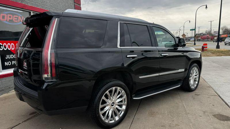 2016 Cadillac Escalade Luxury Collection