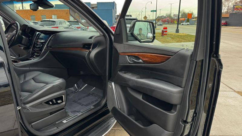 2016 Cadillac Escalade Luxury Collection