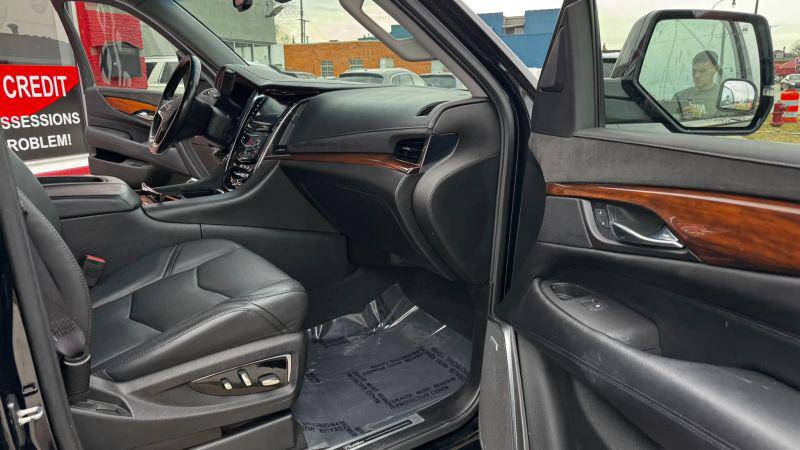 2016 Cadillac Escalade Luxury Collection