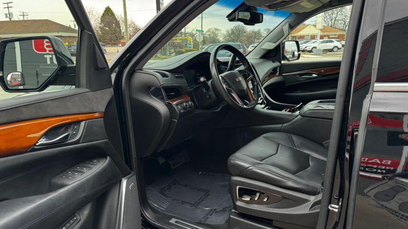 2016 Cadillac Escalade Luxury Collection