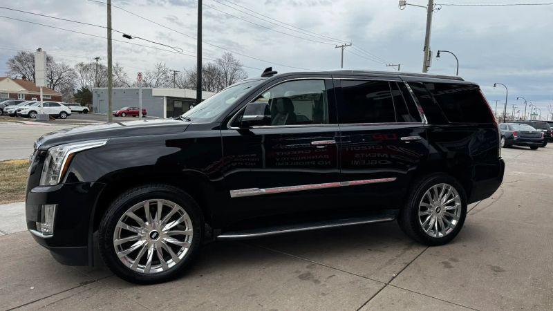 2016 Cadillac Escalade Luxury Collection