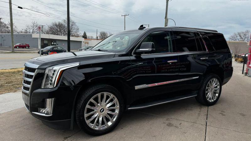 2016 Cadillac Escalade Luxury Collection