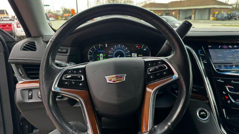 2016 Cadillac Escalade Luxury Collection