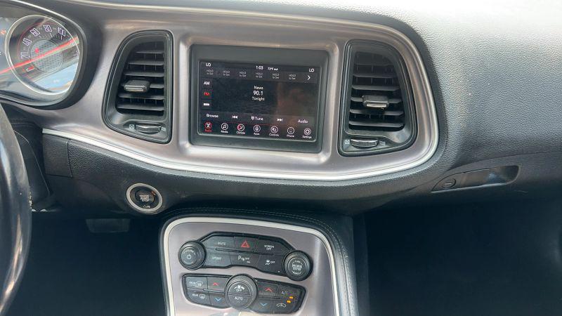 2021 Dodge Challenger SXT