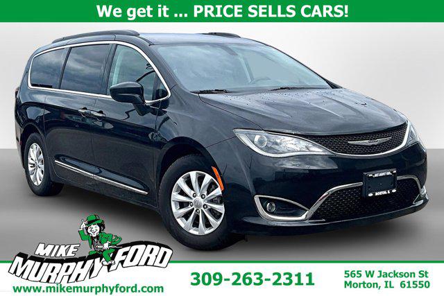 2017 Chrysler Pacifica Touring-L for sale in Morton, IL