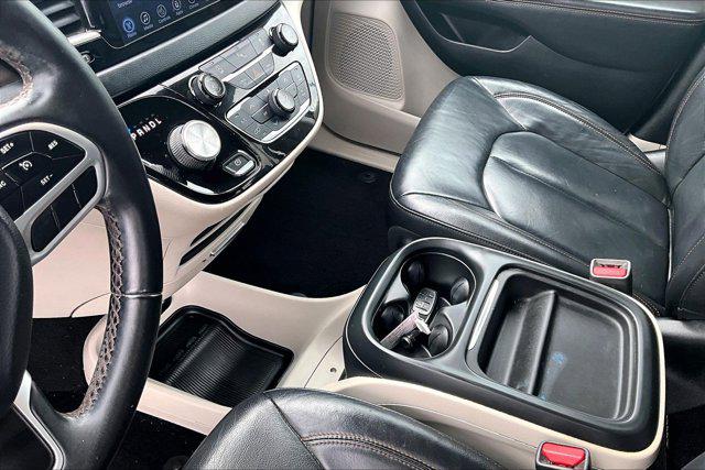2017 Chrysler Pacifica Touring-L