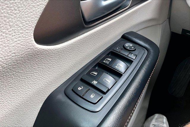 2017 Chrysler Pacifica Touring-L