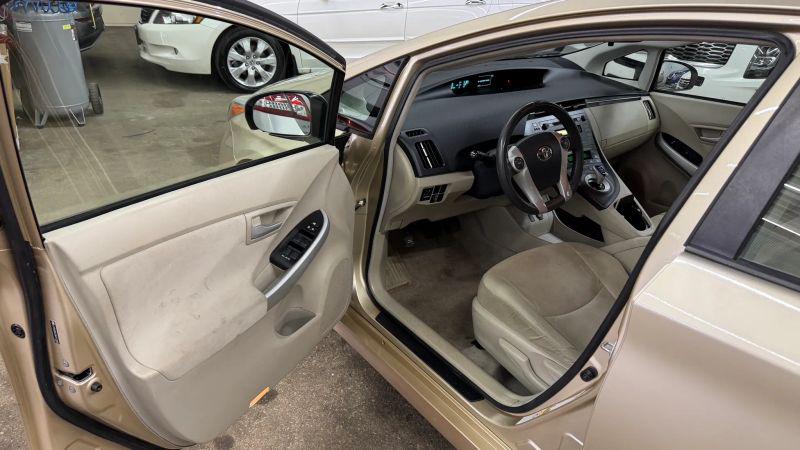 2010 Toyota Prius II
