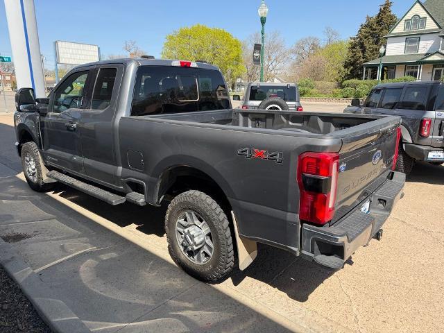 2023 Ford F-350 LARIAT