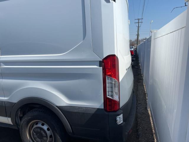 2017 Ford Transit 130 WB Medium Roof Cargo