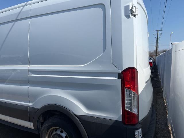 2017 Ford Transit 130 WB Medium Roof Cargo