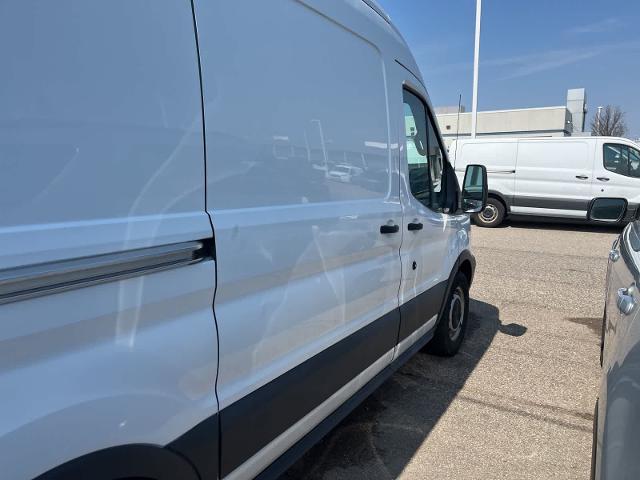 2017 Ford Transit 130 WB Medium Roof Cargo