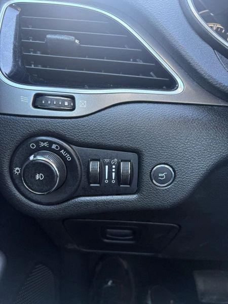 2020 Jeep Cherokee Limited FWD